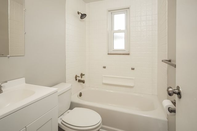 3530 Pinewood Dr, West Homestead, PA 15120