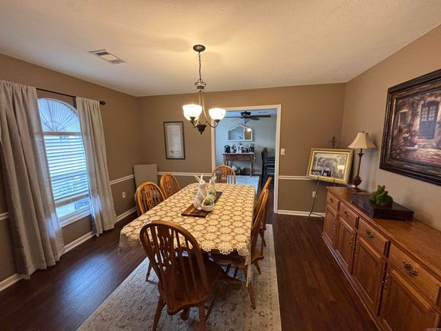 104 E Courtney Cove, Searcy, AR 72143