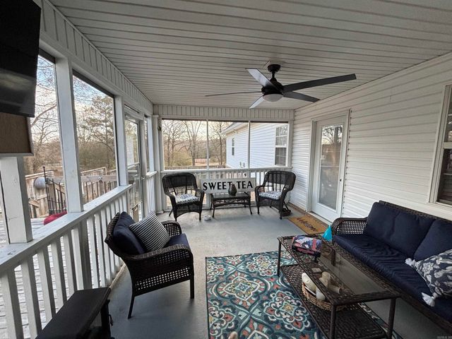 104 E Courtney Cove, Searcy, AR 72143