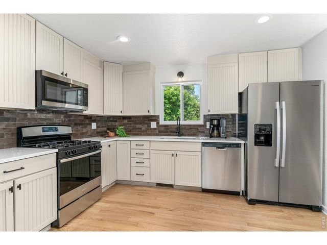 1115 Jennifer Dr, Loveland, CO 80537