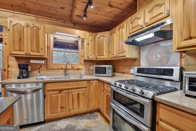 1175 Lickskillet Circle, Epworth, GA 30541