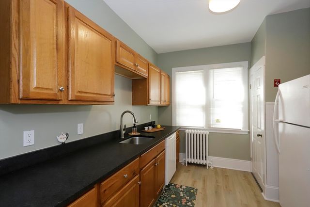 460 Chancery St, New Bedford, MA 02740