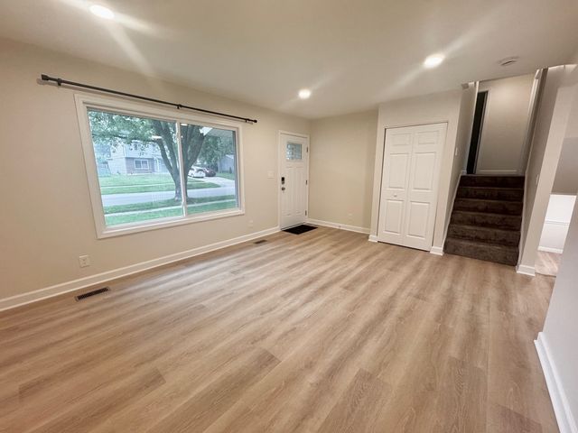 317 Hadleigh Road, Bolingbrook, IL 60440