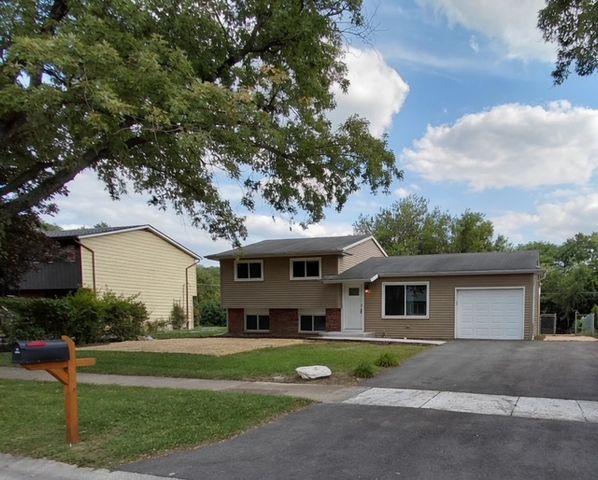 317 Hadleigh Road, Bolingbrook, IL 60440