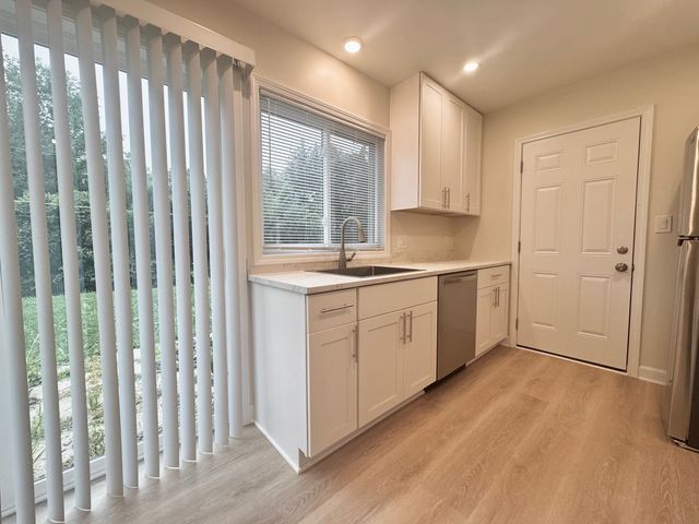 317 Hadleigh Road, Bolingbrook, IL 60440