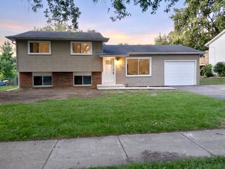 317 Hadleigh Road, Bolingbrook, IL 60440
