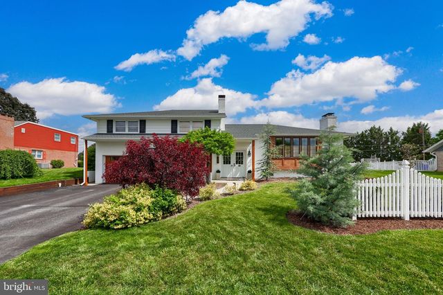 1731 RANDOLPH DR, York, PA 17403