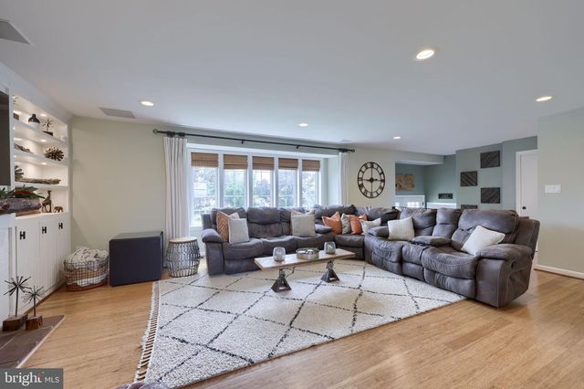 1731 RANDOLPH DR, York, PA 17403