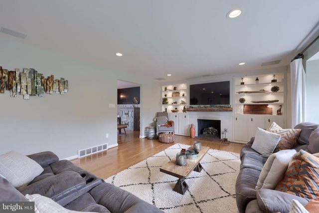 1731 RANDOLPH DR, York, PA 17403