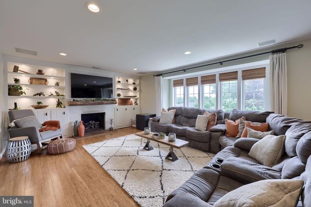 1731 RANDOLPH DR, York, PA 17403
