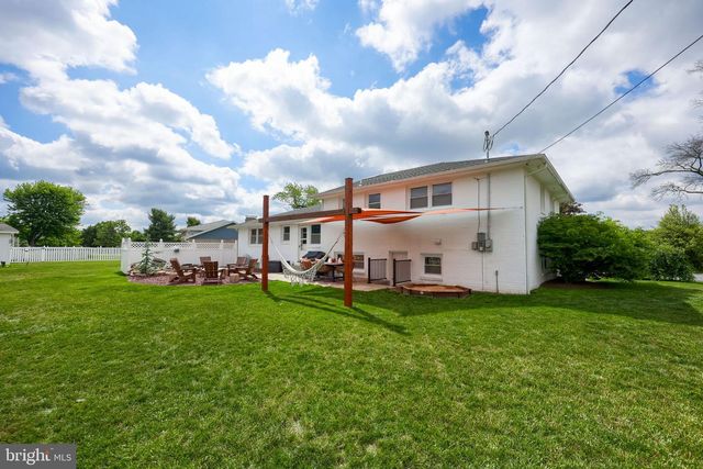 1731 RANDOLPH DR, York, PA 17403