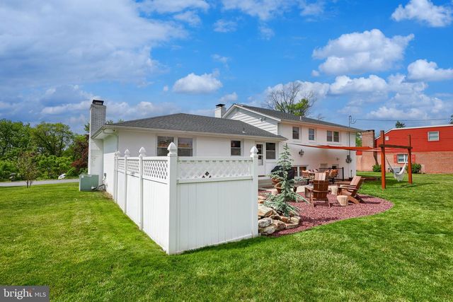 1731 RANDOLPH DR, York, PA 17403