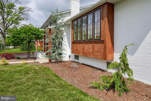 1731 RANDOLPH DR, York, PA 17403