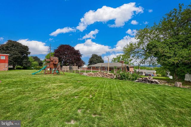1731 RANDOLPH DR, York, PA 17403
