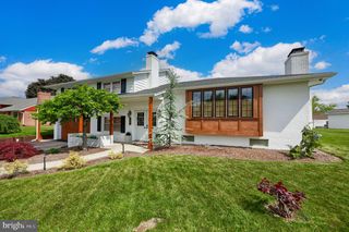 1731 RANDOLPH DR, York, PA 17403