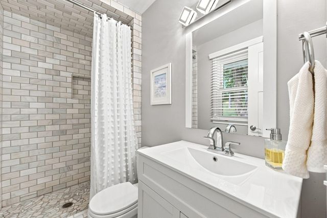 6616 Hillside Lane, Edina, MN 55439