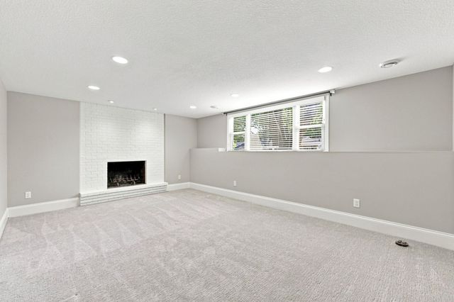 6616 Hillside Lane, Edina, MN 55439