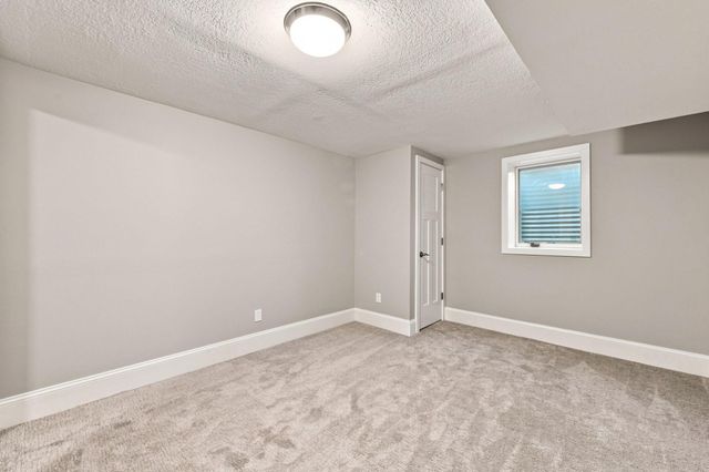 6616 Hillside Lane, Edina, MN 55439