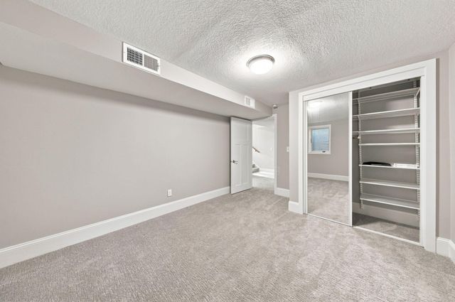 6616 Hillside Lane, Edina, MN 55439