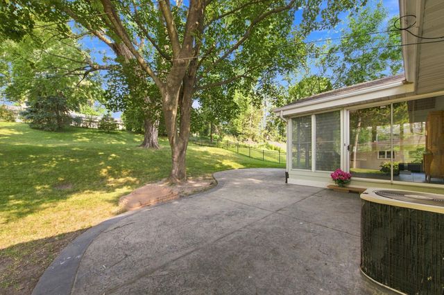 6616 Hillside Lane, Edina, MN 55439