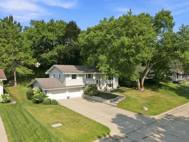 6616 Hillside Lane, Edina, MN 55439