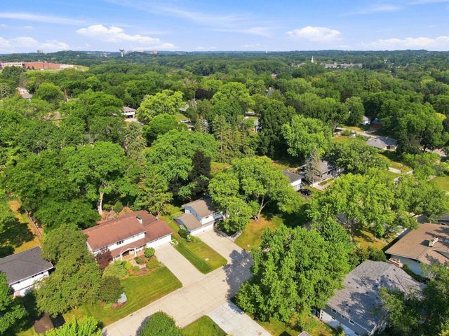 6616 Hillside Lane, Edina, MN 55439