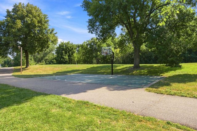 6616 Hillside Lane, Edina, MN 55439
