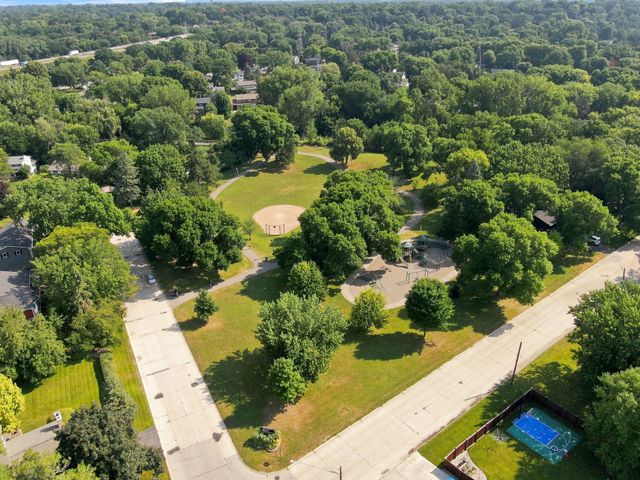6616 Hillside Lane, Edina, MN 55439