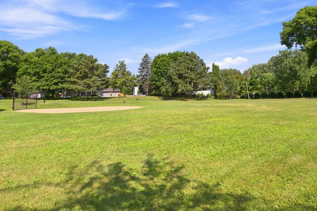 6616 Hillside Lane, Edina, MN 55439