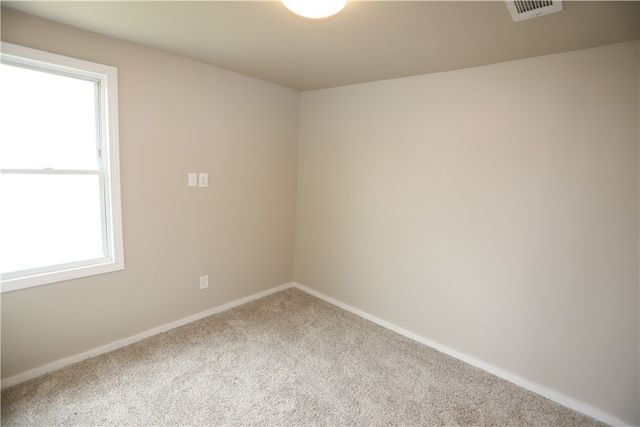 305 Chestnut St, Jeannette, PA 15644