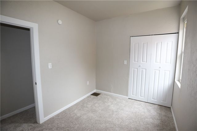 305 Chestnut St, Jeannette, PA 15644