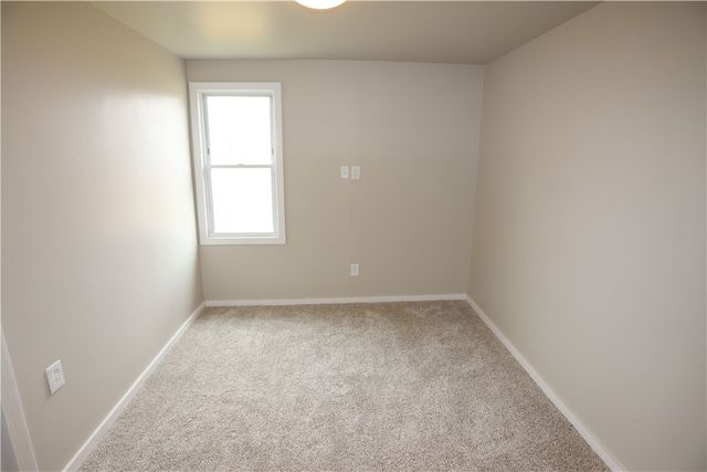 305 Chestnut St, Jeannette, PA 15644