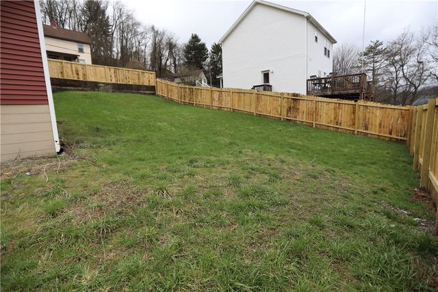 305 Chestnut St, Jeannette, PA 15644