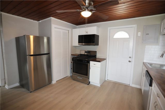 305 Chestnut St, Jeannette, PA 15644
