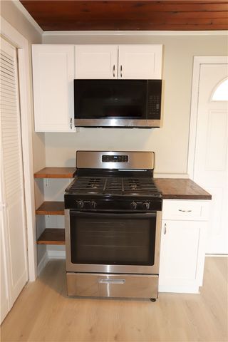 305 Chestnut St, Jeannette, PA 15644