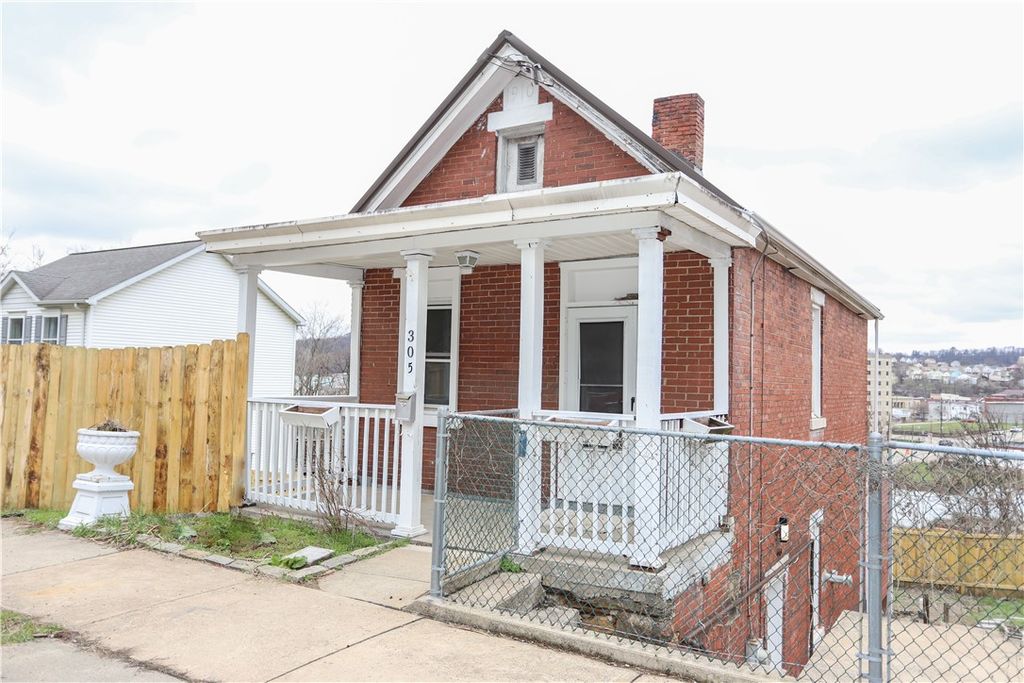 305 Chestnut St, Jeannette, PA 15644