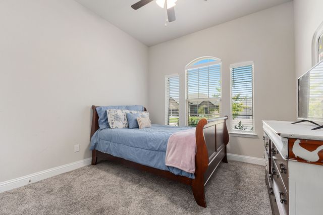 3711 Autumncrest Street, Grand Prairie, TX 76065