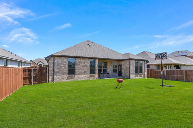 3711 Autumncrest Street, Grand Prairie, TX 76065