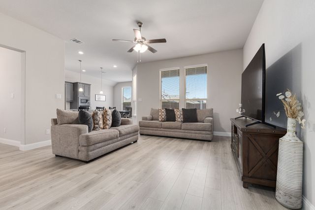 3711 Autumncrest Street, Grand Prairie, TX 76065