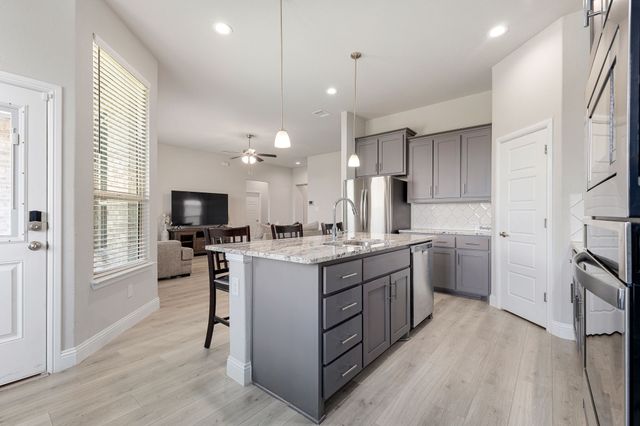 3711 Autumncrest Street, Grand Prairie, TX 76065