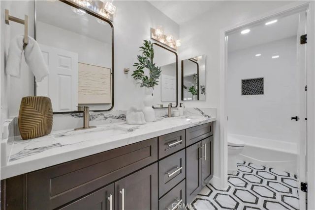 56 Monticello, Irvine, CA 92620