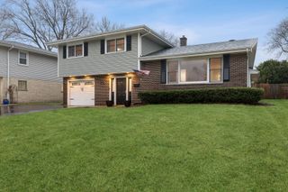 195 E Oak Glen Drive, Bartlett, IL 60103