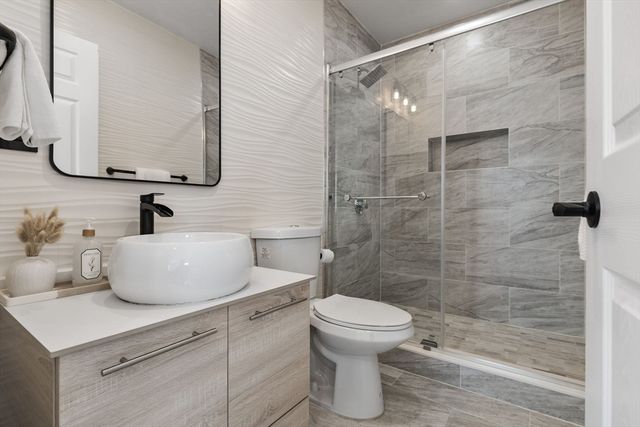 35 Arcadia St, Revere, MA 02151