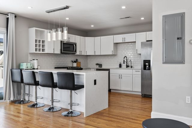 35 Arcadia St, Revere, MA 02151