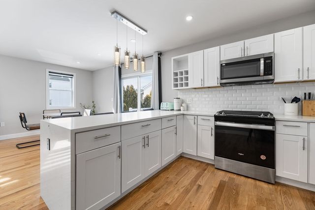 35 Arcadia St, Revere, MA 02151