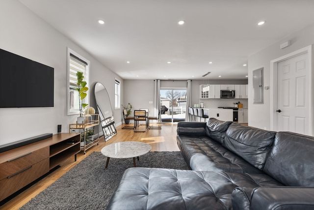 35 Arcadia St, Revere, MA 02151