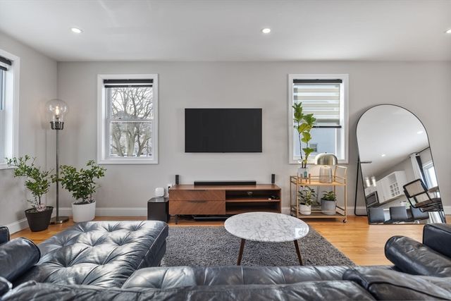 35 Arcadia St, Revere, MA 02151