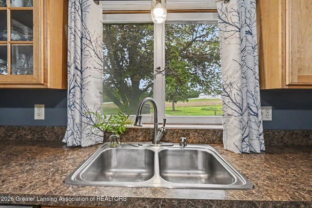 1191 W Dexter Trail, Mason, MI 48854