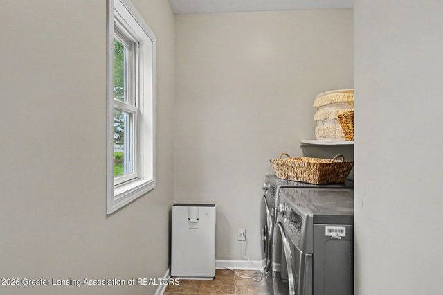 1191 W Dexter Trail, Mason, MI 48854