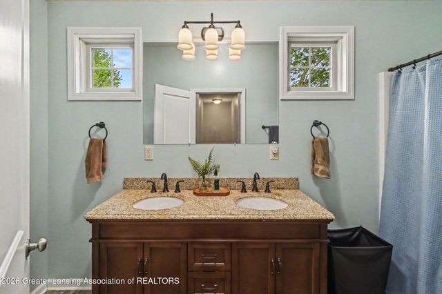 1191 W Dexter Trail, Mason, MI 48854